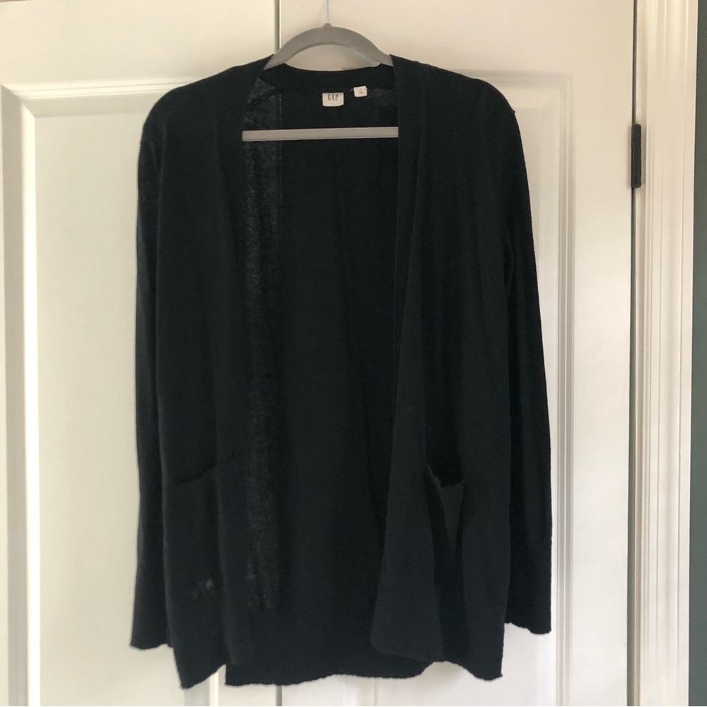GAP Lightweight black sweater